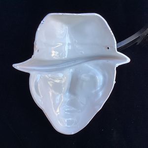 1231	White   Ceramic  Bisque Woman / Hat
